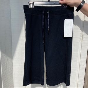 NWT Lululemon Black Lulu Crop Capris